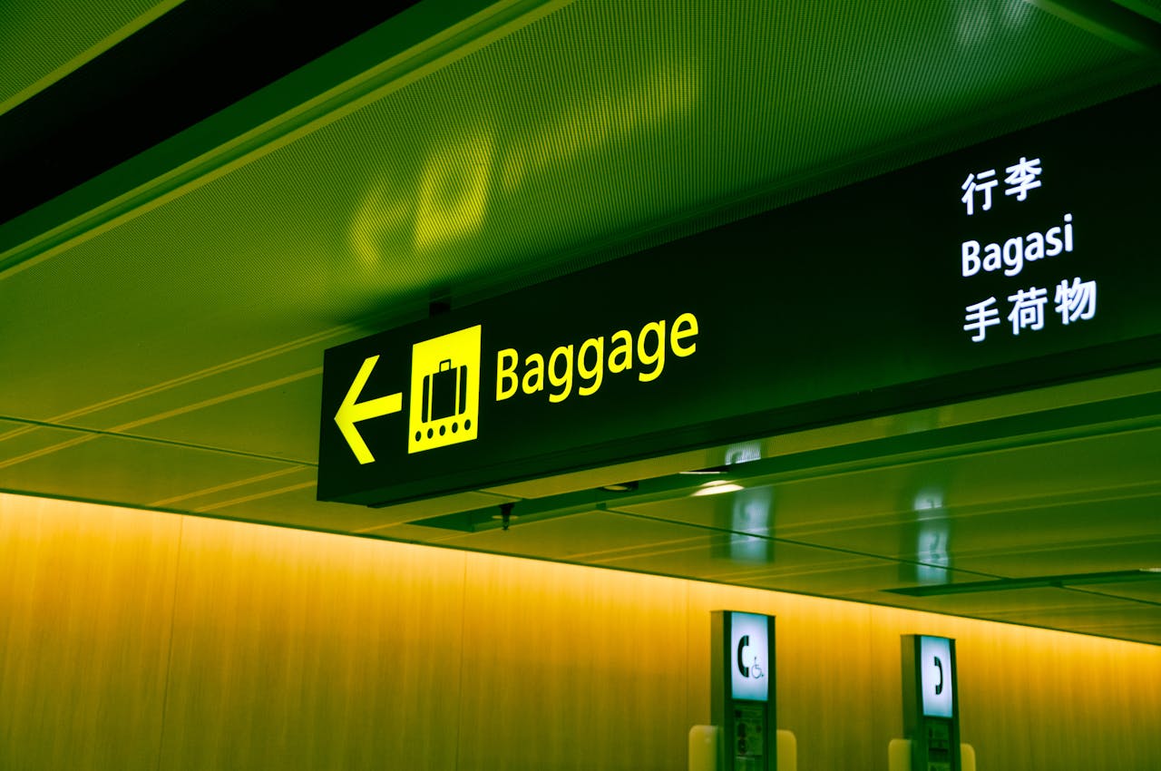 Closeup of baggage sign